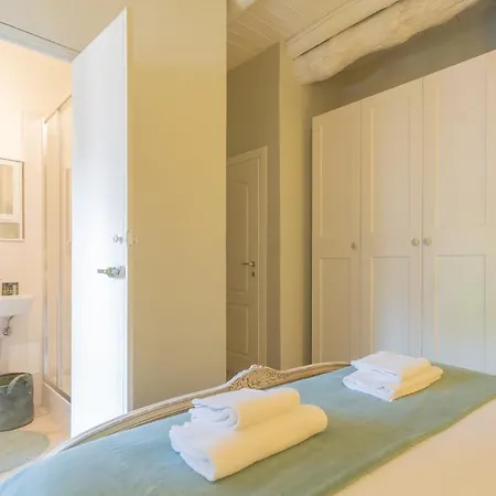 Romantic House With Jacuzzi By Rent All Como Vecchio Lezzeno