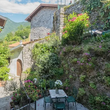 Appartement Romantic House With Jacuzzi By Rent All Como Vecchio Lezzeno