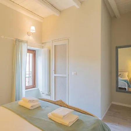 Romantic House With Jacuzzi By Rent All Como Vecchio Lezzeno
